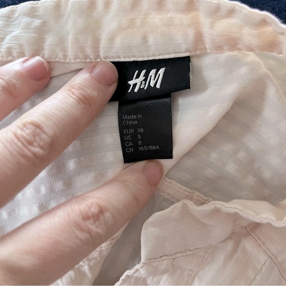 H&M Pale Pink Seersucker Cap Sleeve Pin Tuck Front Belted Shirt Dress Size Small - Picture 6 of 7